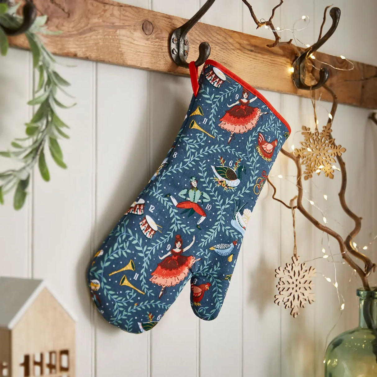 Ulster Weavers 12 Days of Christmas Gauntlet Oven Glove