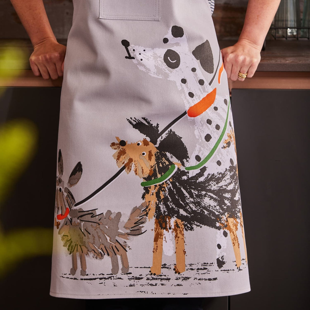 Ulster Weavers Dog Days Dog Print Cotton Apron - Dog Days Cotton Apron In Grey 3