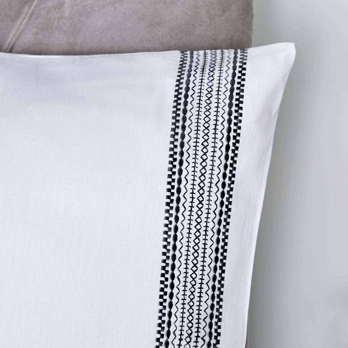 Embroidered Bands Cotton Duvet Cover Set - Embroidered Bands Duvet Cover Set In Black 2