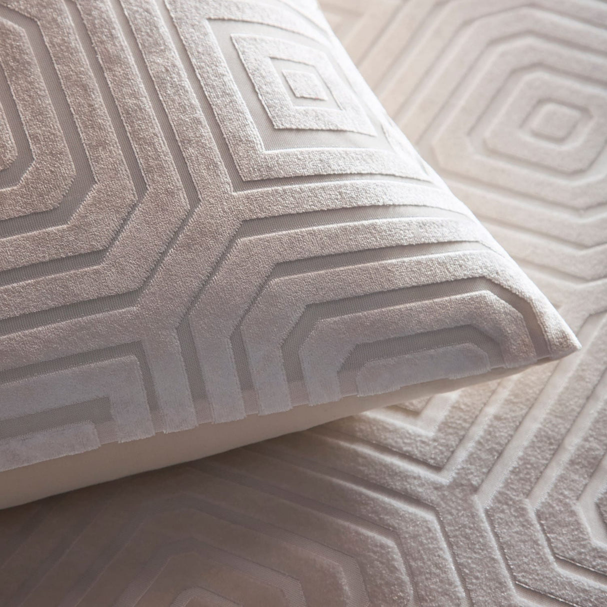 Laurence Llewelyn-Bowen Emile Microfibre Duvet Cover Set - Cream - Emile Duvet Cover Set In Cream 3