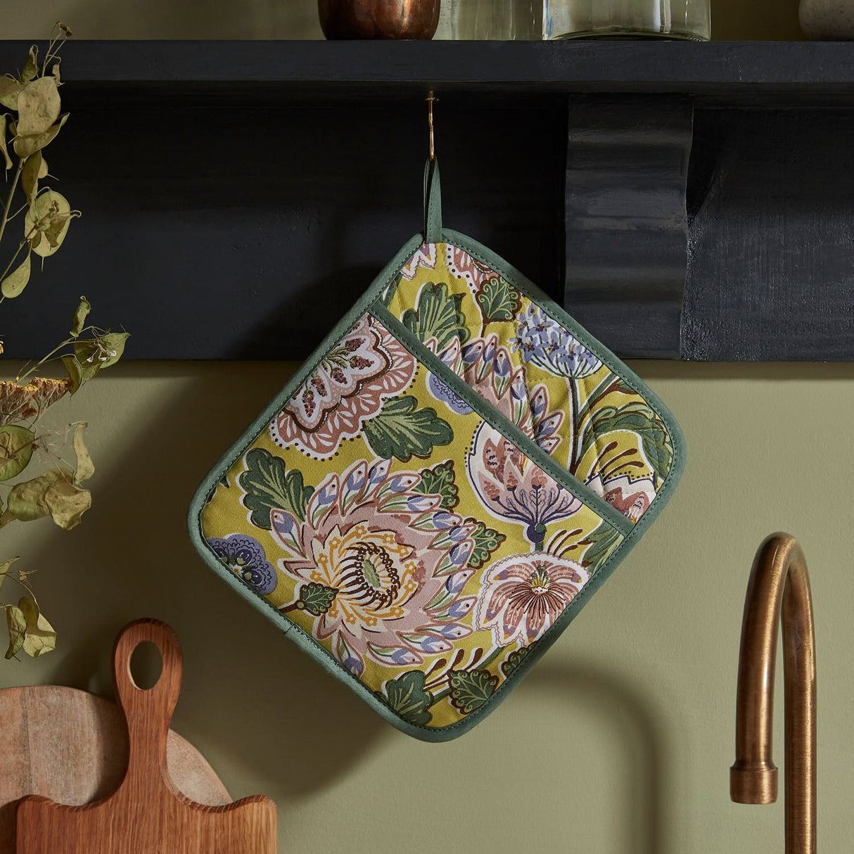 Ulster Weavers Emmeline Floral Pot Mitt - Emmeline Pot Mitt In Green 2