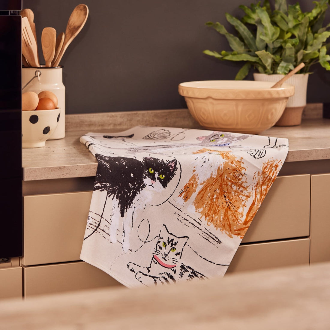 Ulster Weavers Feline Friends Cat Print Tea Towel