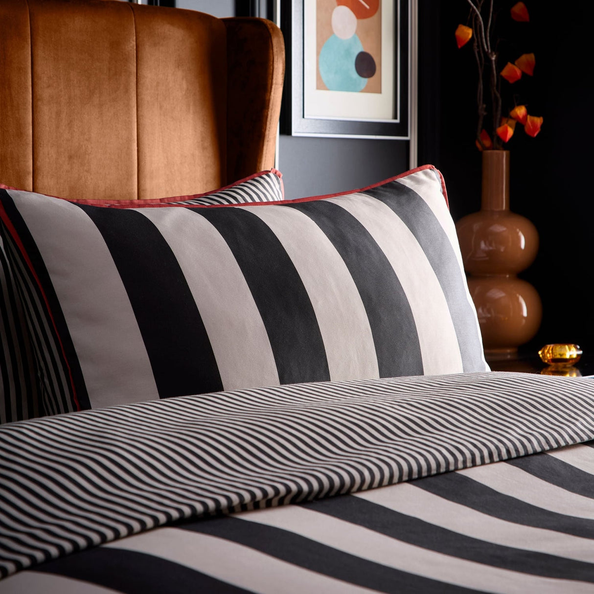 Laurence Llewelyn-Bowen Festivo Circus Stripe 100% Cotton Duvet Cover Set - Black - Festivo Circus Stripe Duvet Cover Set In Black 2