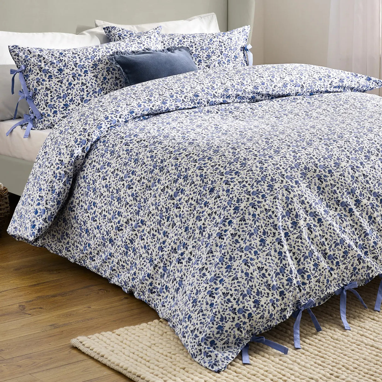 Hannah Duvet Cover Set by Wylder Nature