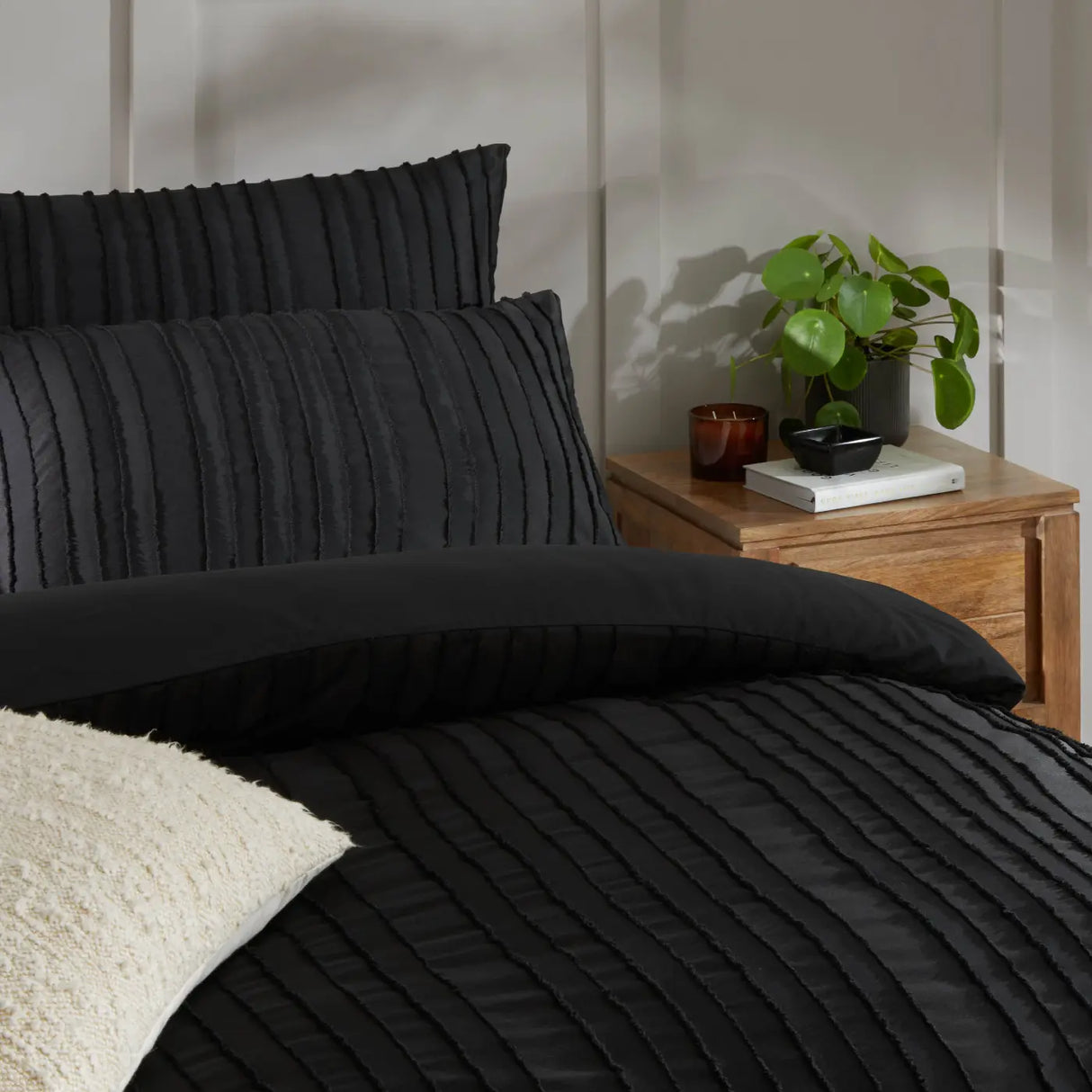 Harrison Stripe Soft Touch Duvet Cover Set by Duvet Day