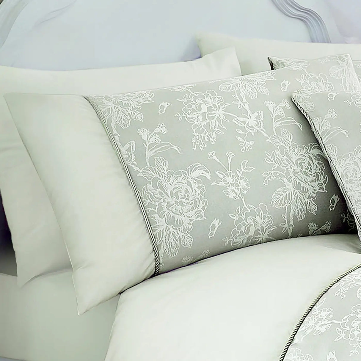Dreams & Drapes Jasmine Floral Polycotton Duvet Cover Set 2