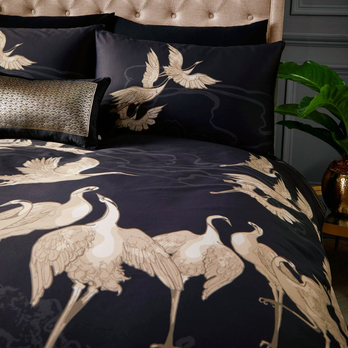 Laurence Llewelyn-Bowen Kireina Cotton Duvet Cover Set - Kireina Duvet Cover Set In Black Gold 2