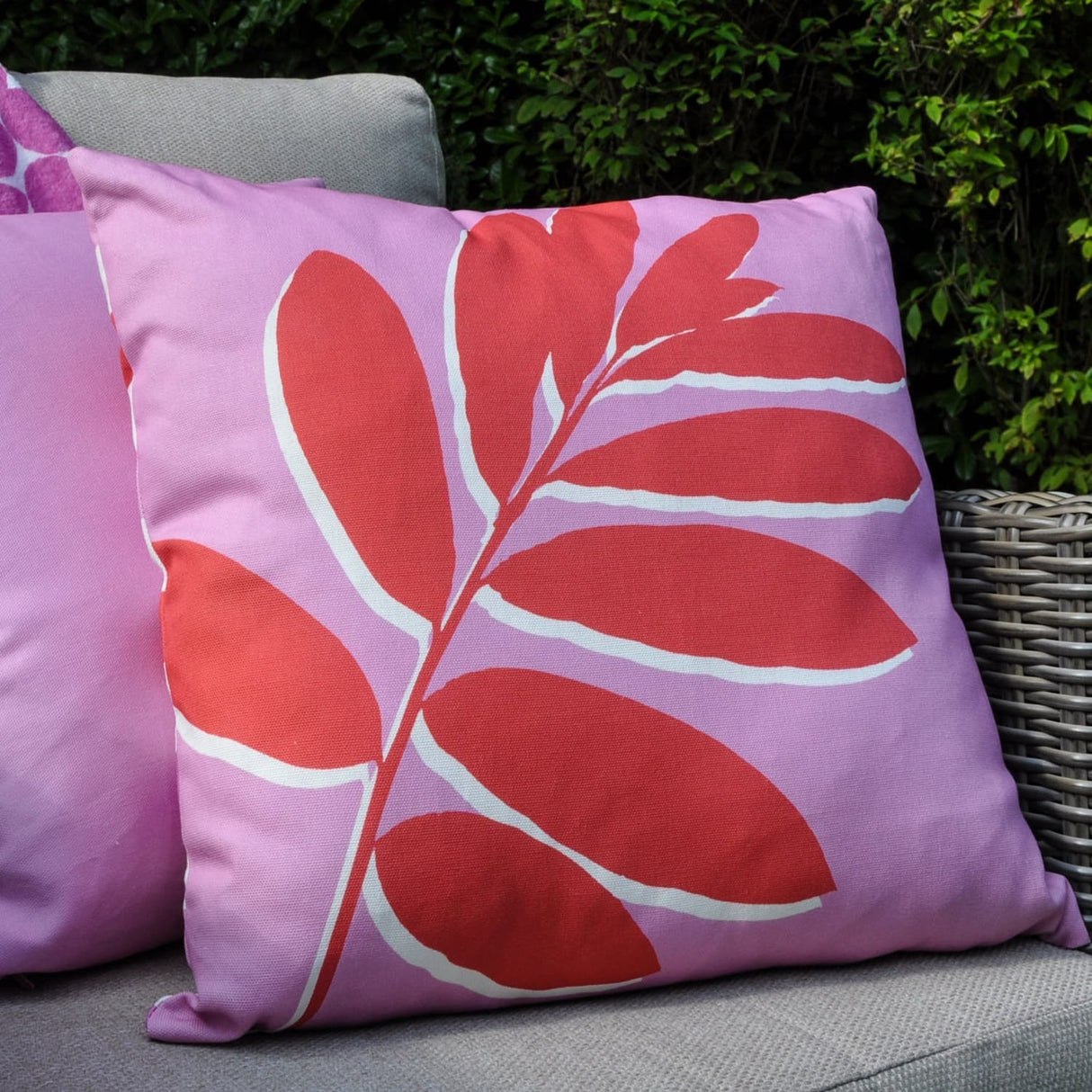Leaf Outdoor Cushion Cover Water Resistant 43cm x 43cm - Pink