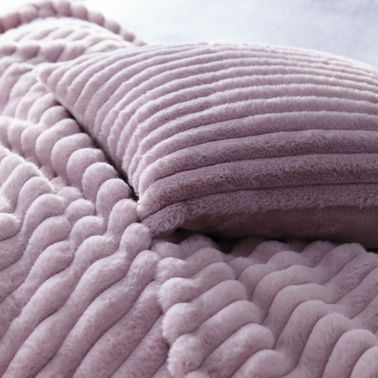 Hygge Morritz Faux Fur Cosy Cushion Cover 43cm x 43cm - Mauve - Morritz Cushion In Mauve 43 X 43Cm 4