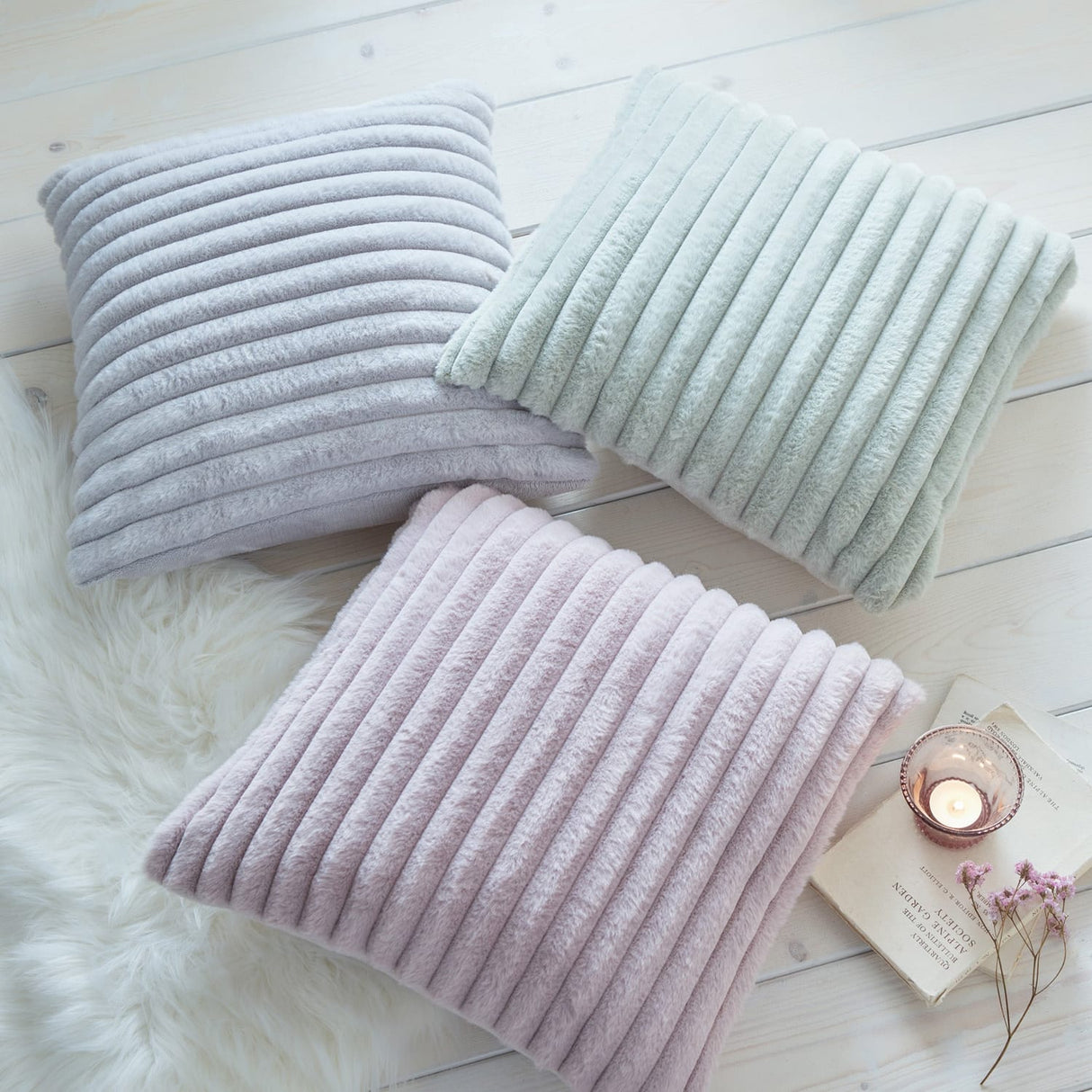 Hygge Morritz Faux Fur Cosy Cushion Cover 43cm x 43cm - Mauve - Morritz Cushion In Mauve 43 X 43Cm 5