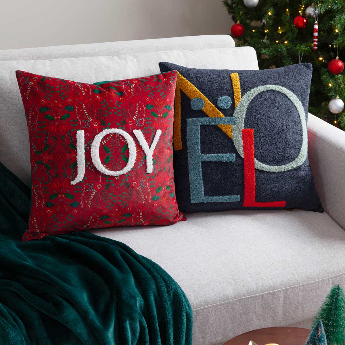 Noel Cushion Cover / Filled Cushion 20" x 20" (50cm x 50cm) by Evans Lichfield 2