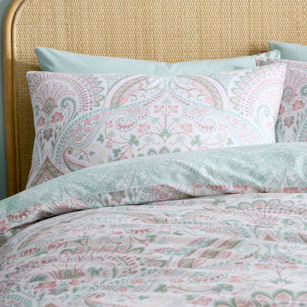 Palais Duvet Cover Set by D & D