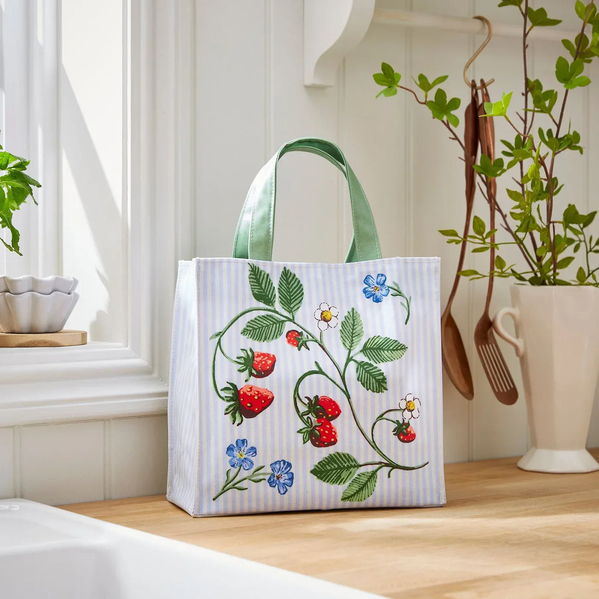 Strawberry Patch Foldable Tote Bag Medium in Green