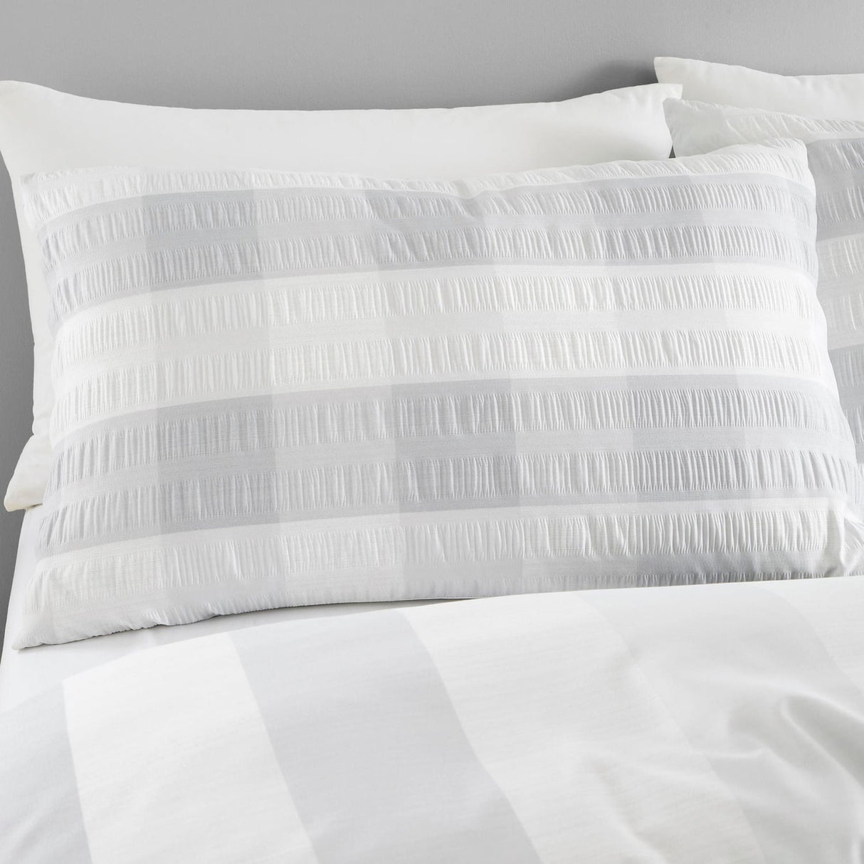 Seersucker Gingham Easy Care Polycotton Duvet Cover Set - Seersucker Gingham Duvet Cover Set In Silver 2