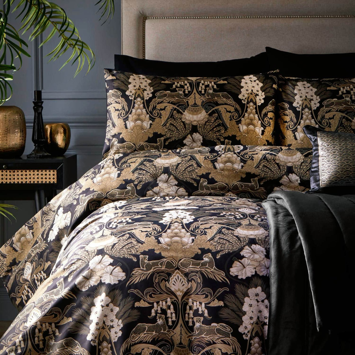 Laurence Llewelyn-Bowen Suburban Jungle Cotton Duvet Cover Set - Suburban Jungle Duvet Cover Set In Black Gold 2