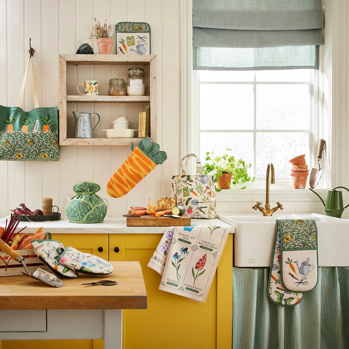 Time to Grow Tea Cosy Muff in Green