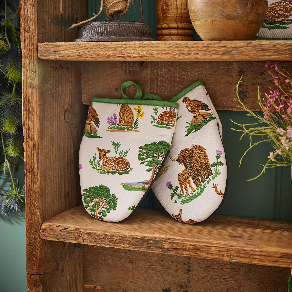 Thistlewood Microwave Mitts Pair in Green