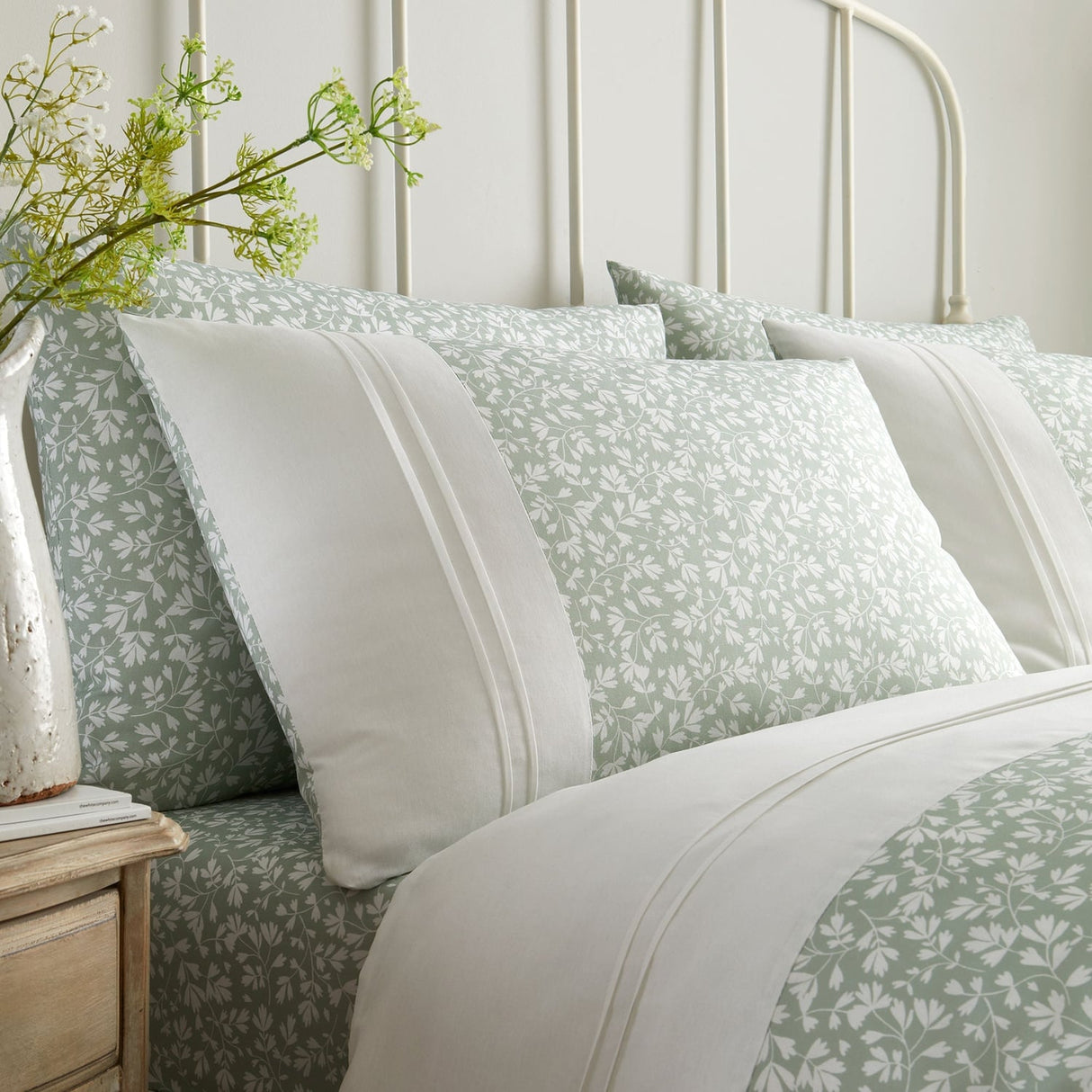 Tess Ditsy Polycotton Duvet Cover Set - Green - Tess Duvet Cover Set In Green 2