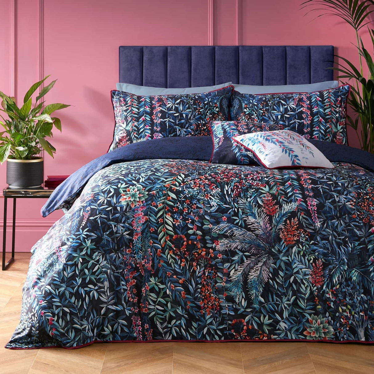 Tessa Floral Navy 200 Thread Count Cotton Duvet Cover Set - Tessa Duvet Cover Set In Navy 4