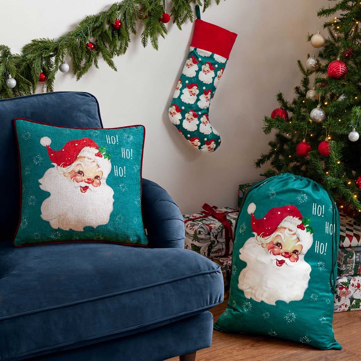 Vintage Santa Cushion Cover / Filled Cushion 17" x 17" (43cm x 43cm) by Evans Lichfield 2