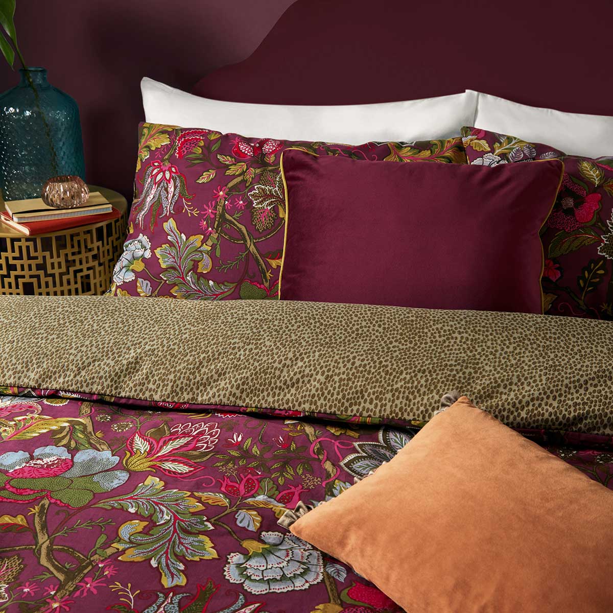 Viranai Duvet Cover Set by Wylder Tropics