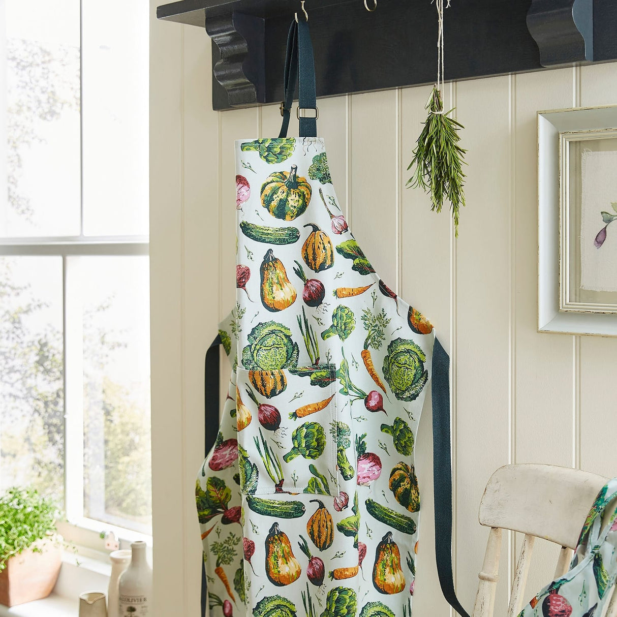Ulster Weavers Vegetable Medley Cotton Apron - Vegetable Medley Cotton Apron In Multicolour 2