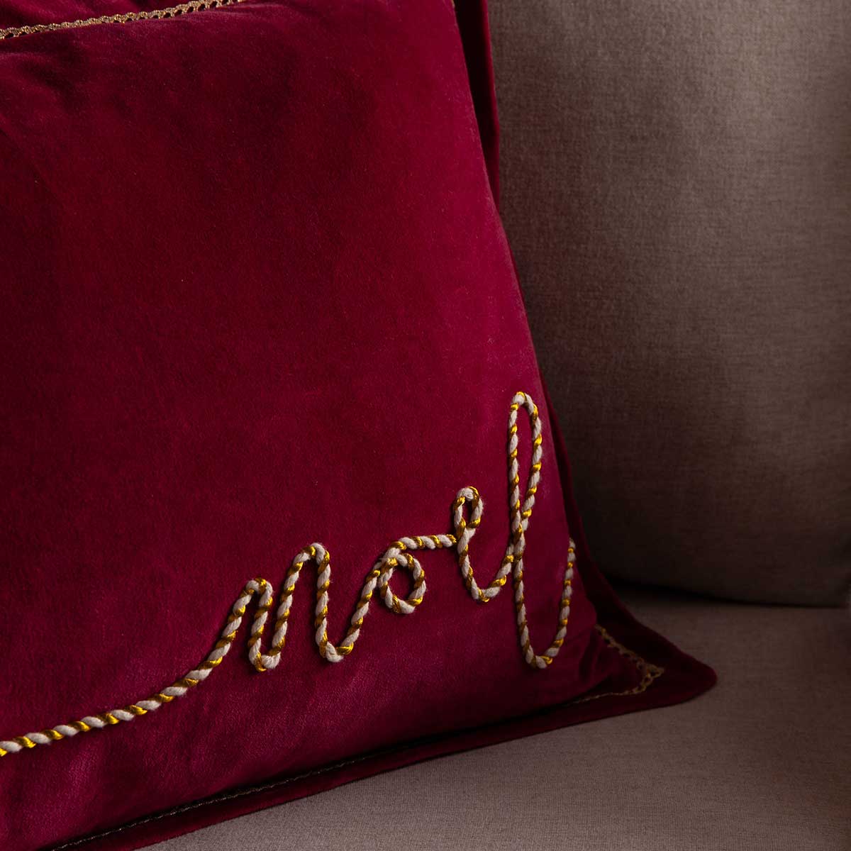 Winter Noel Cushion Cover / Filled Cushion 16" x 24" (40cm x 60cm) by Paoletti 3