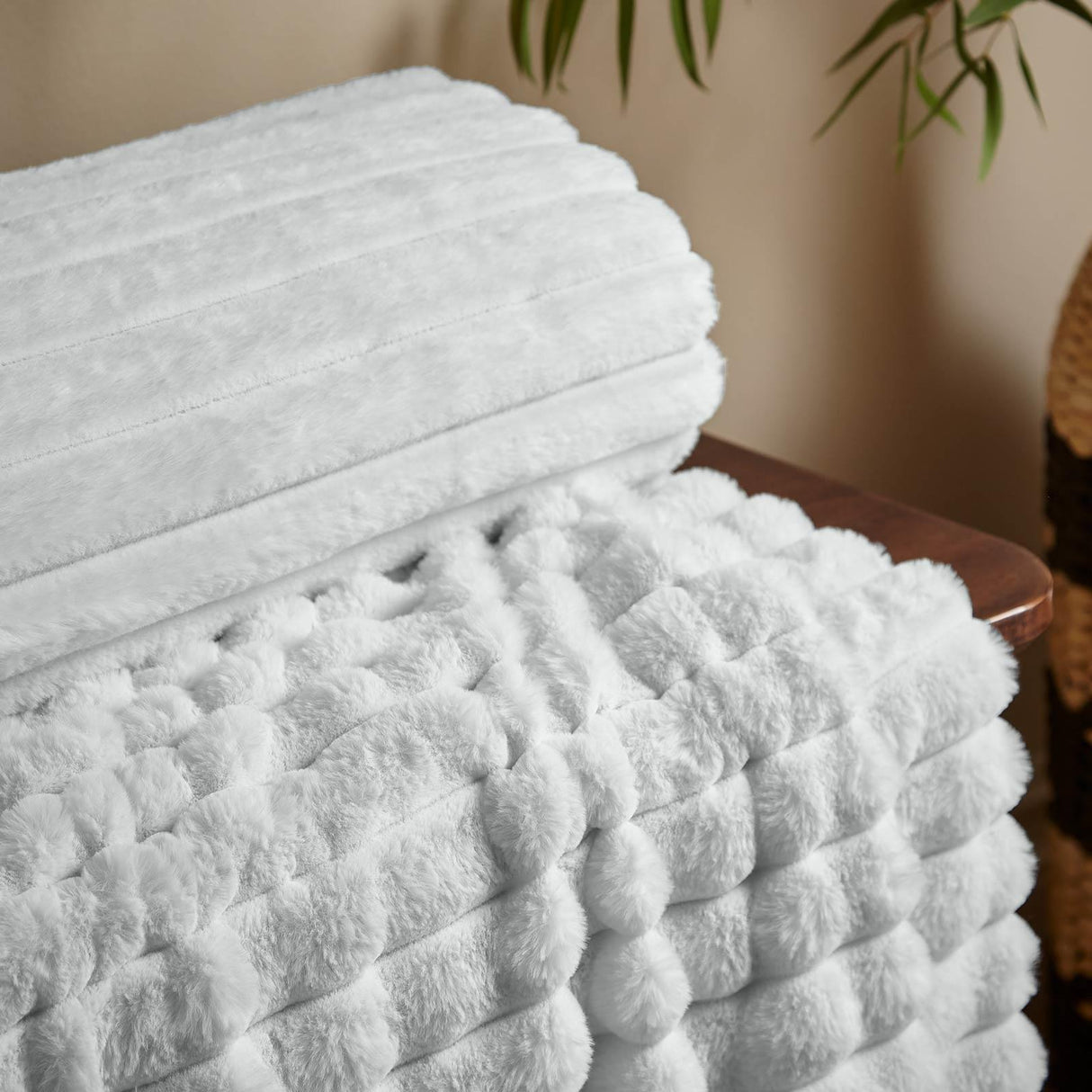 Cosy Ribbed Throw Blanket 130cm x 170cm by Catherine Lansfield