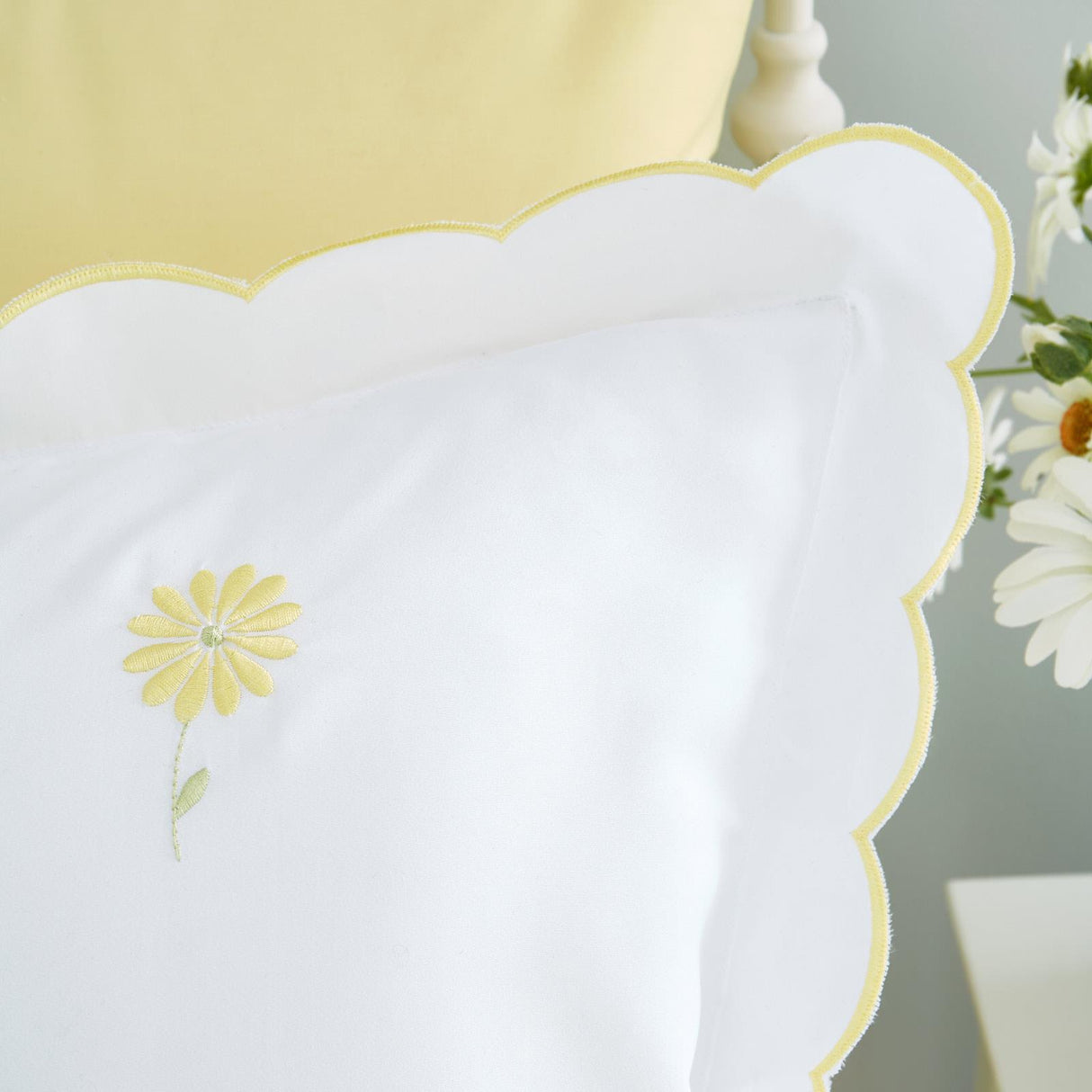 Lorna Embroidered Daisy Duvet Cover Set