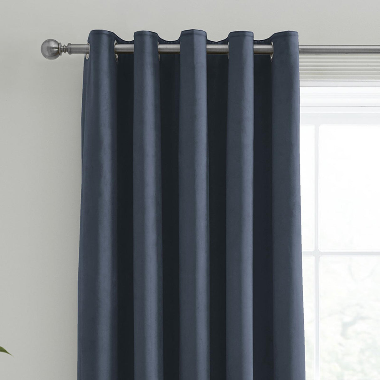 Laurence Llewelyn-Bowen Montrose Velvet Blackout Ready Made Eyelet Curtains 25
