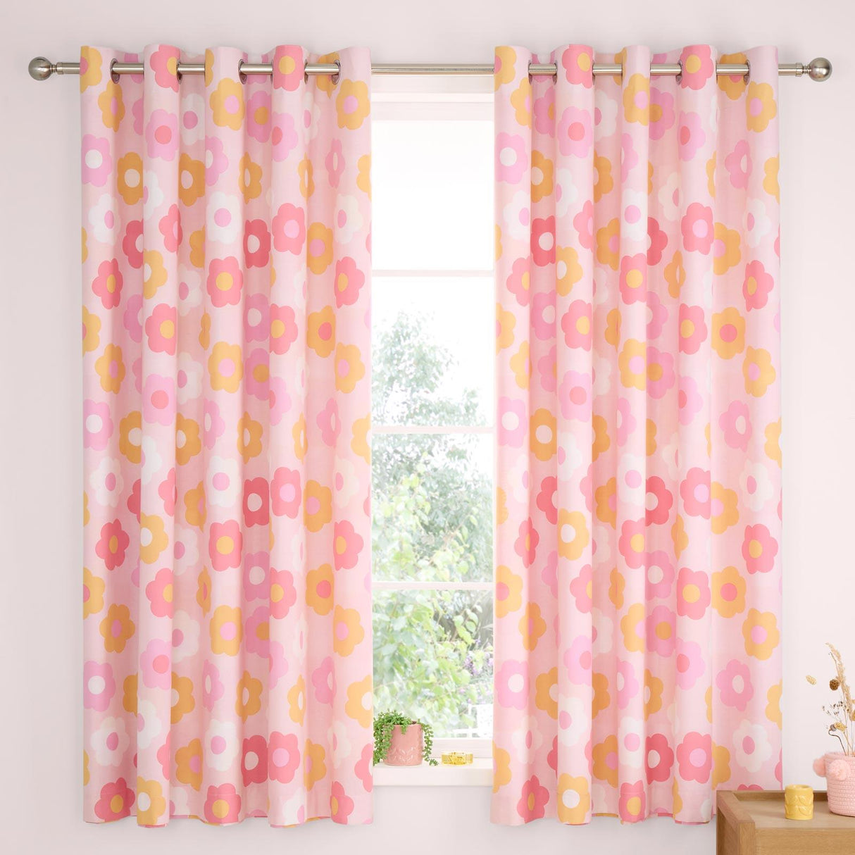 Retro Daisy Eyelet Curtains by Catherine Lansfield