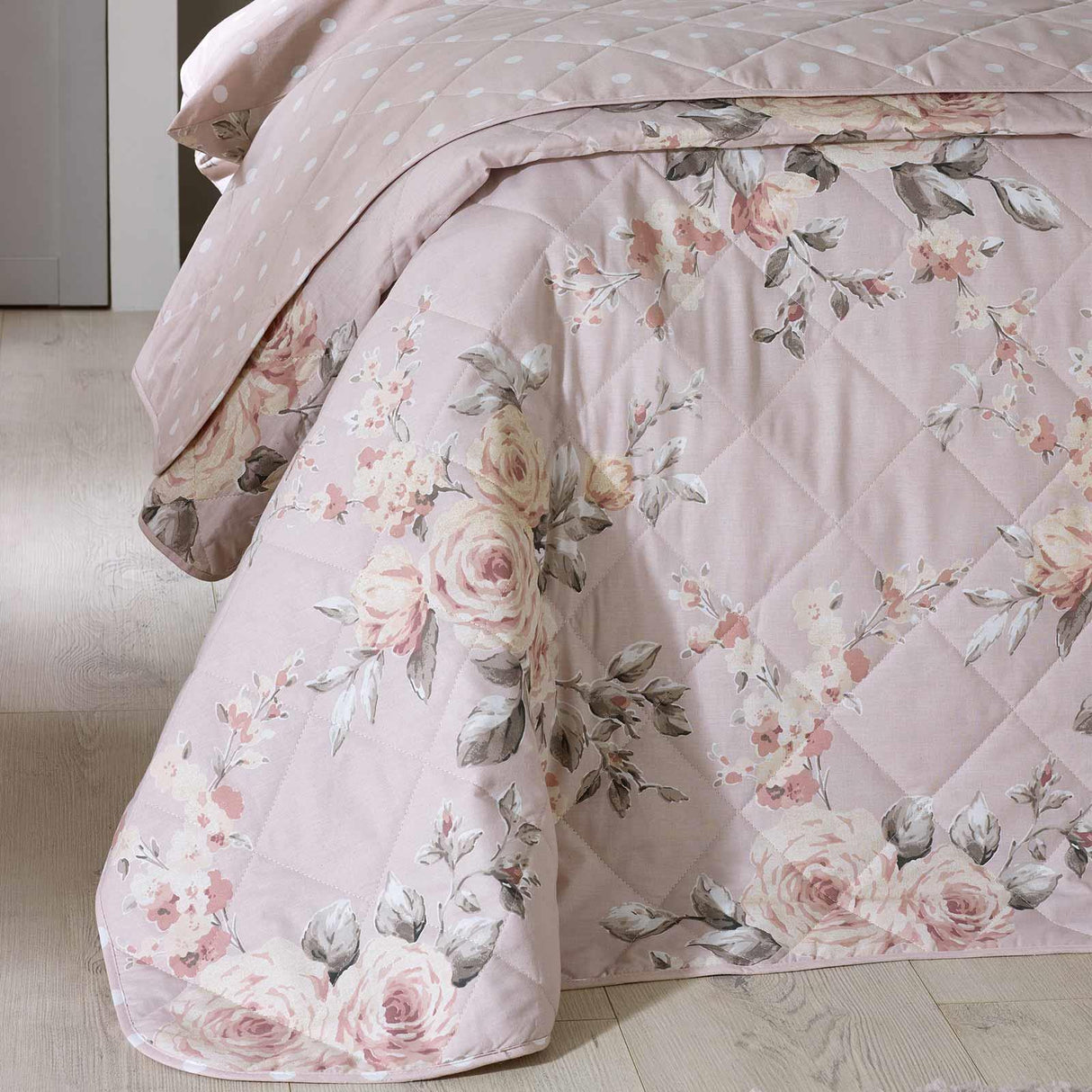 Canterbury Floral Bedspread by Catherine Lansfield