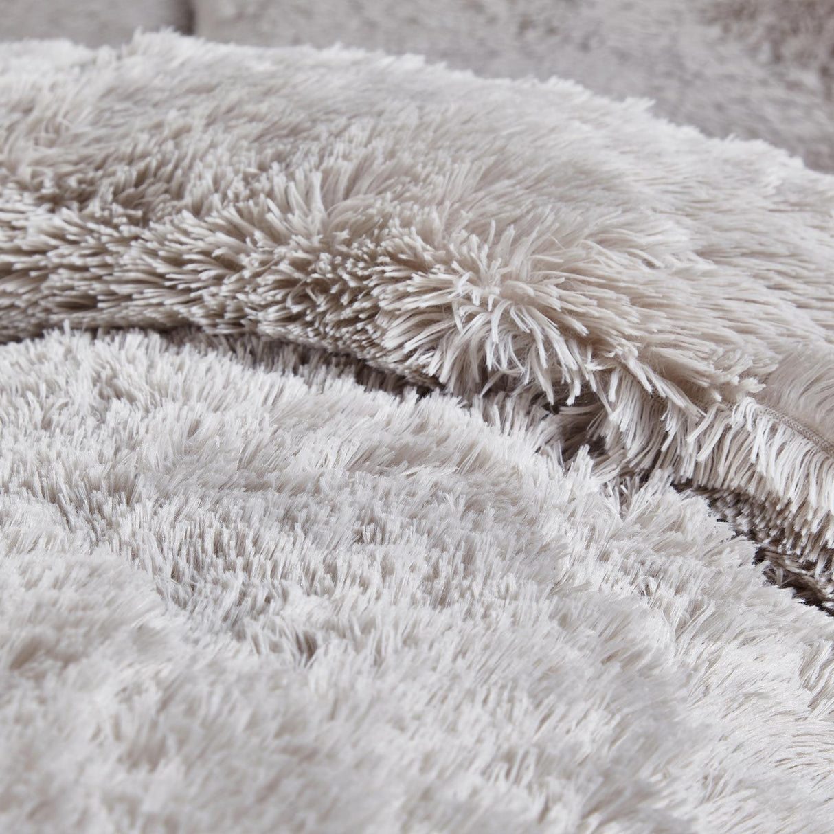 Cuddly Faux Fur Silver Duvet Cover Set