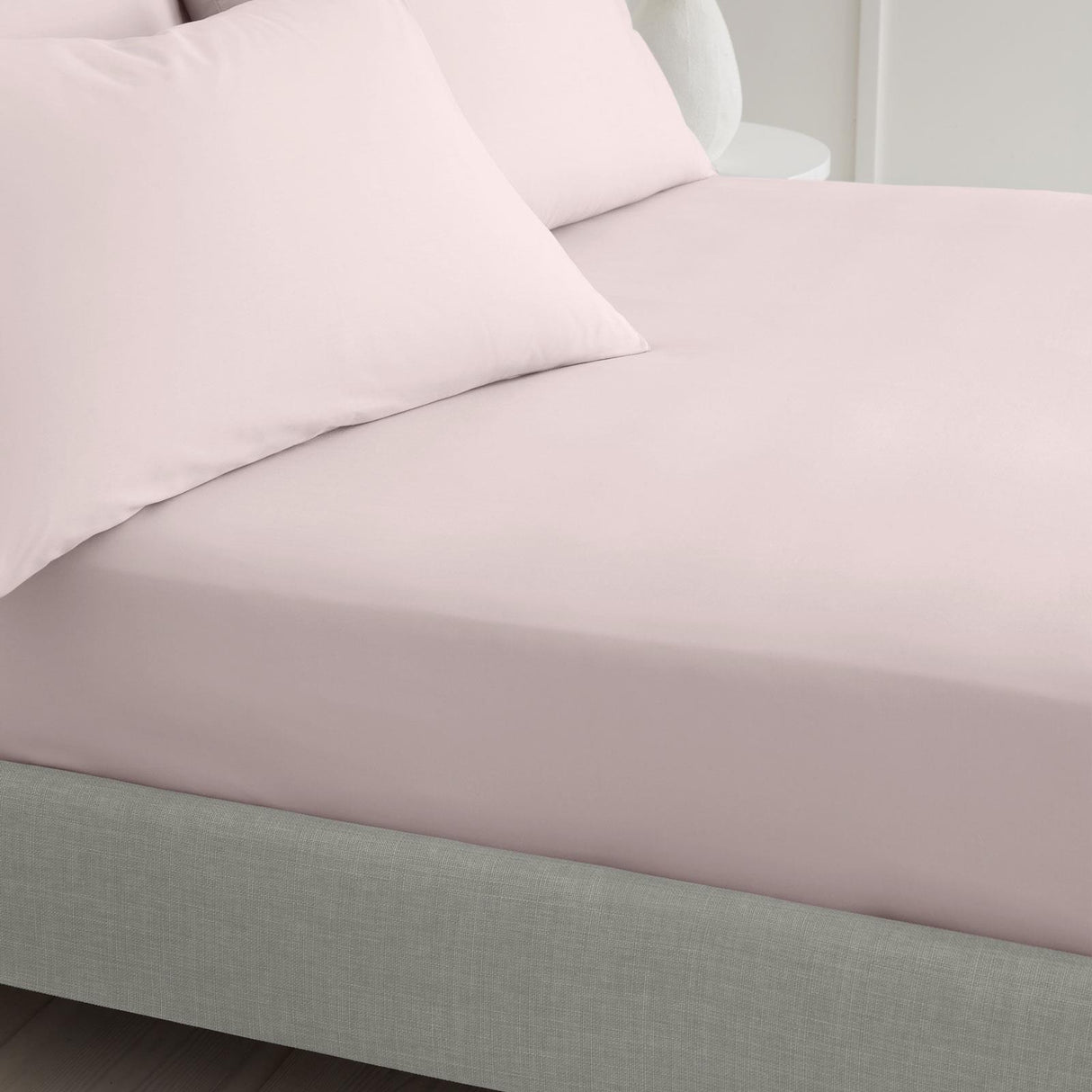 200 Thread Count Cotton Percale Fitted Sheet 32cm Deep by Bianca