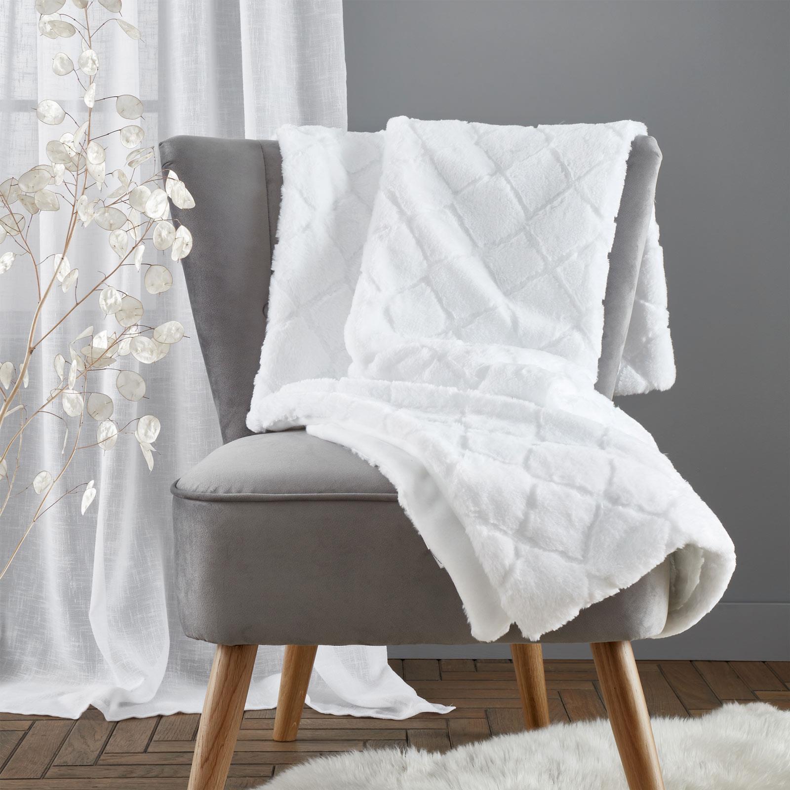 Cosy Diamond Faux Fur Throw White Ideal