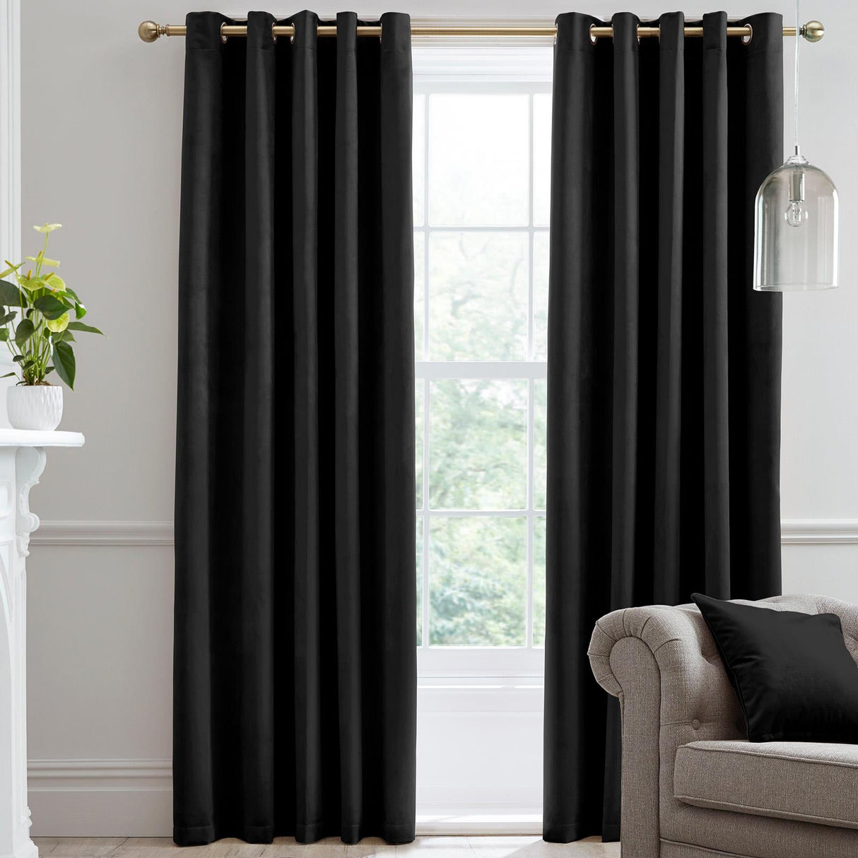 Laurence Llewelyn-Bowen Montrose Velvet Blackout Ready Made Eyelet Curtains 8