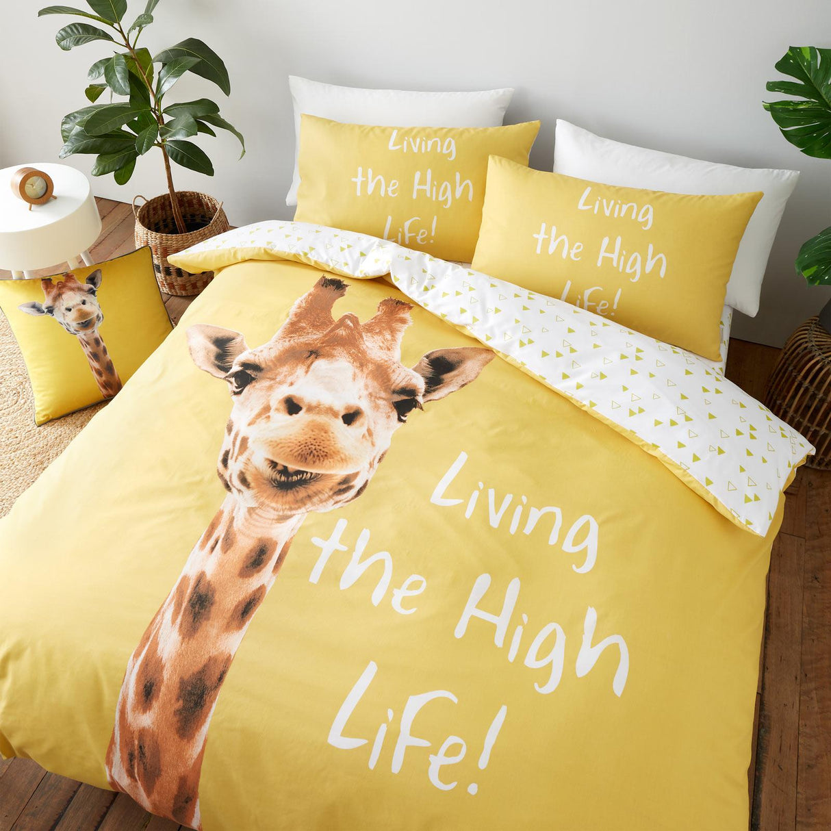 Giraffe Duvet Cover Set by Catherine Lansfield
