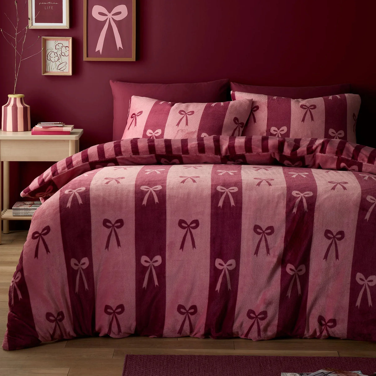 Bows Berry Easy Care Duvet Cover Set - main product image