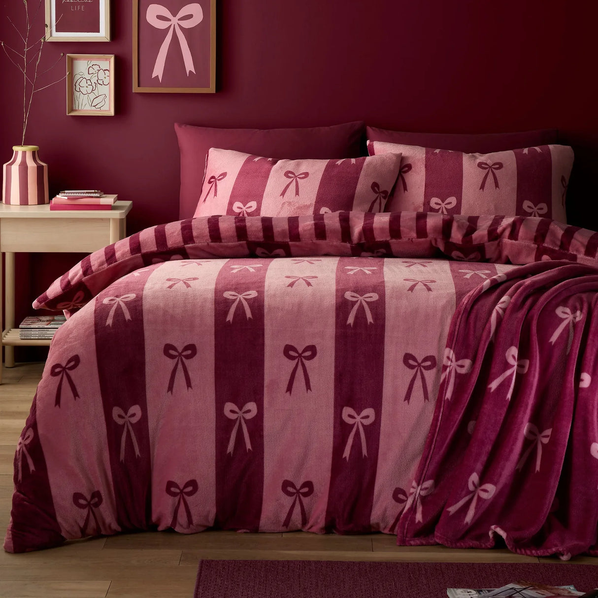 Bows Berry Throw Blanket 120 x 150cm - product image 5