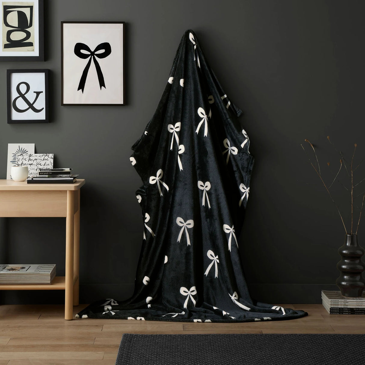 Bows Monochrome Throw Blanket 120 x 150cm - main product image