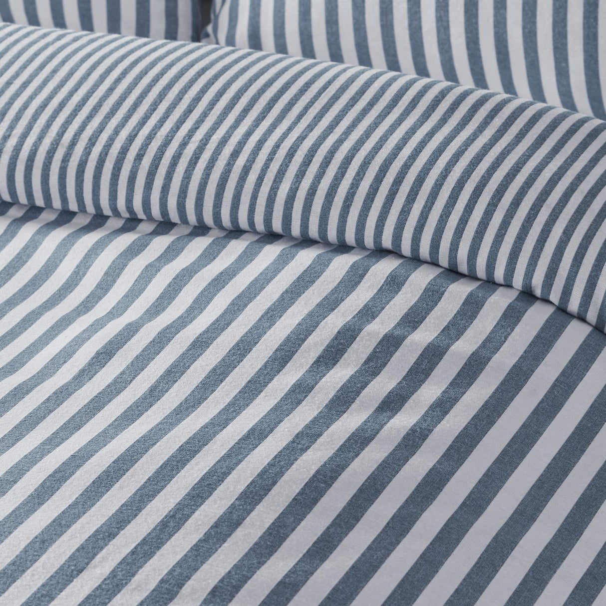 Catherine Lansfield Brushed Stripe Cotton Reversible Super King Duvet Cover Set with Pillowcases Blue
