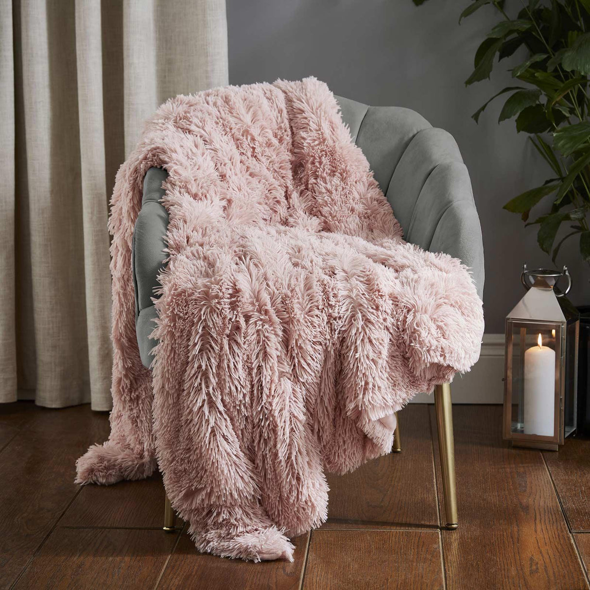 Cuddly Throw Blanket by Catherine Lansfield