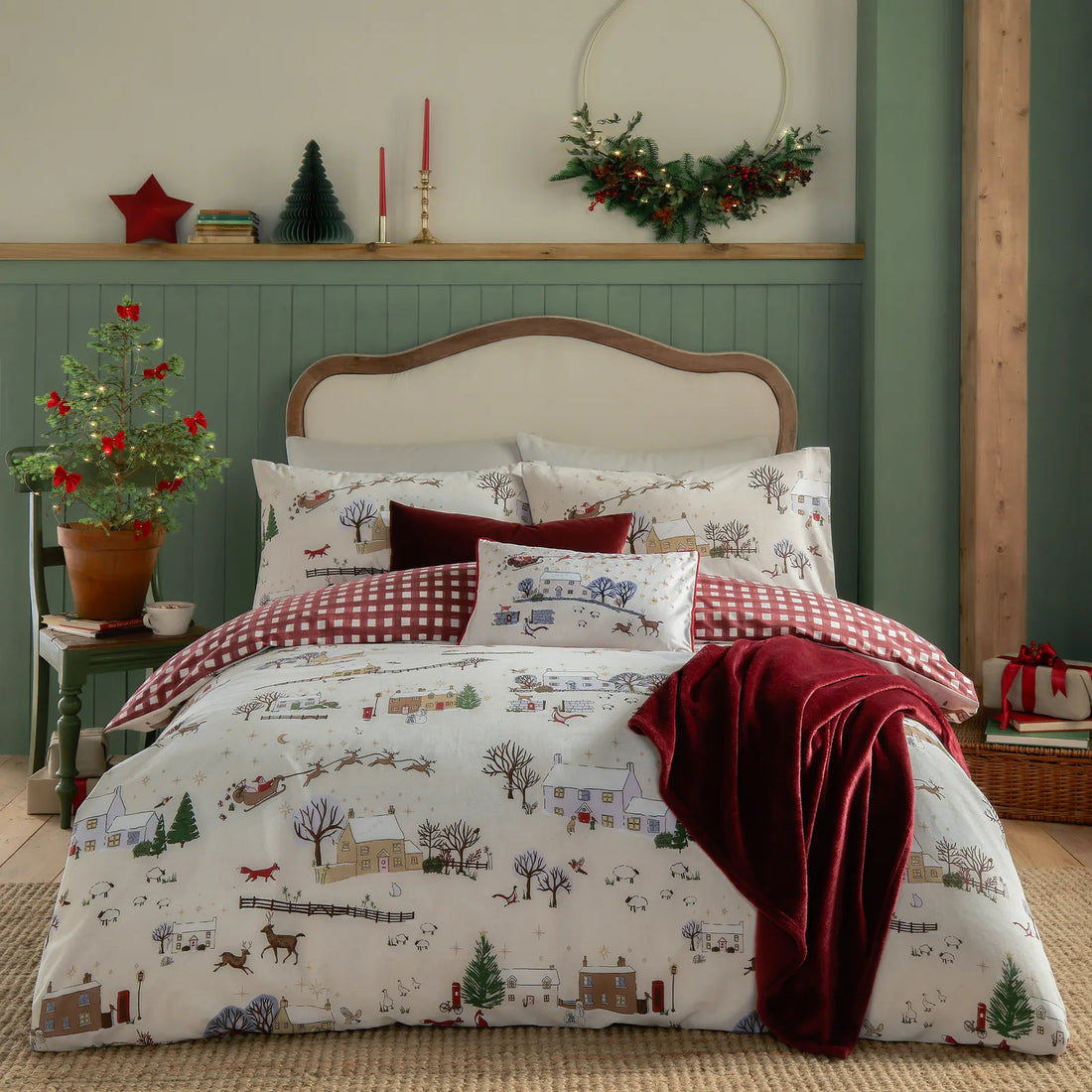 Cotswolds Christmas Printed Reversible Duvet Cover Set Cream/Burgundy