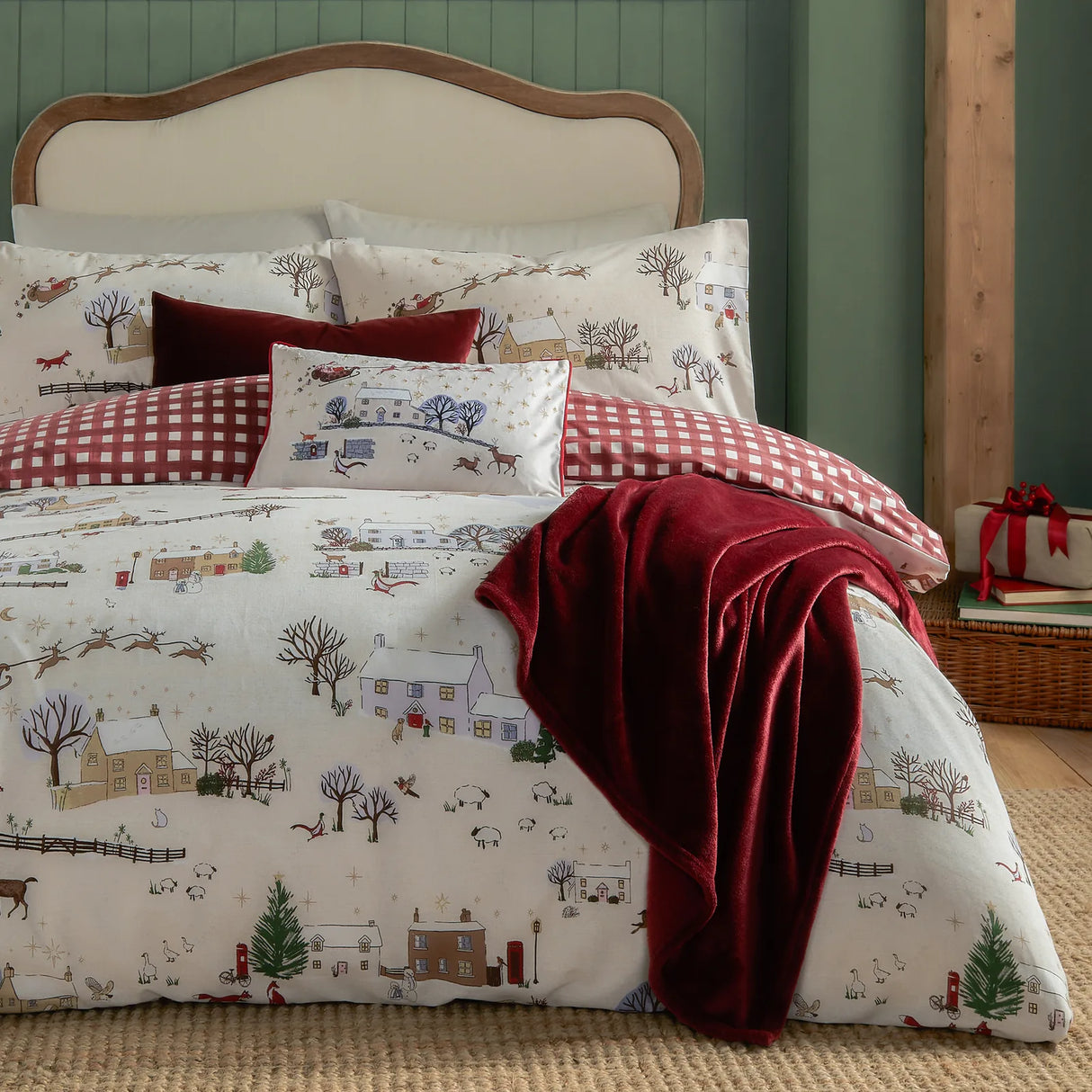 Cotswolds Christmas Printed Reversible Duvet Cover Set Cream/Burgundy - image 4