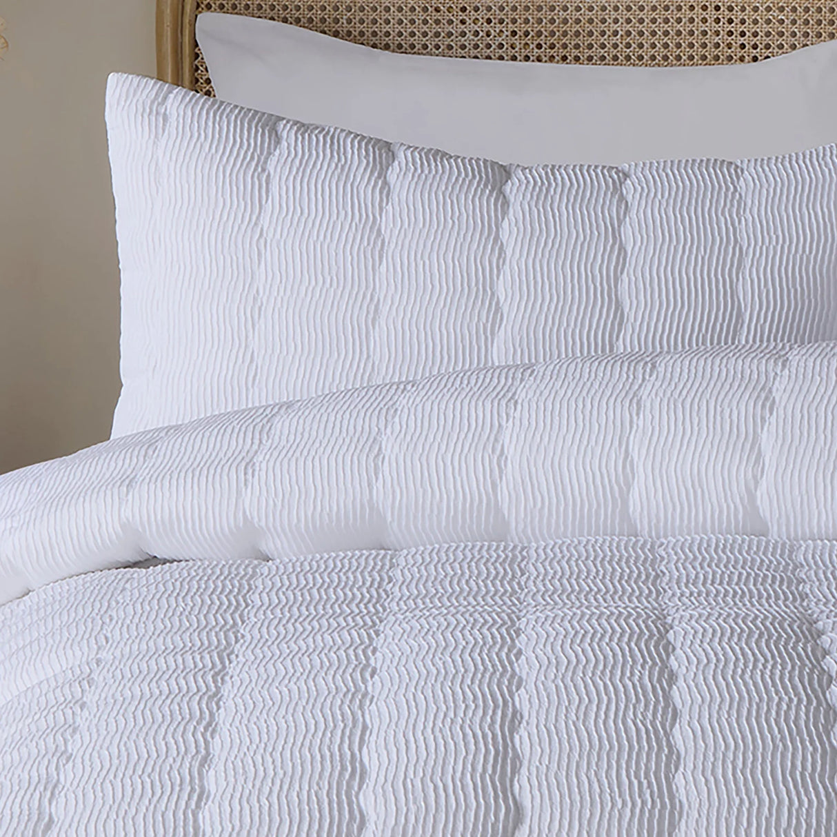 Crinkle Wave White Easy Care Duvet Cover Set - product image 2
