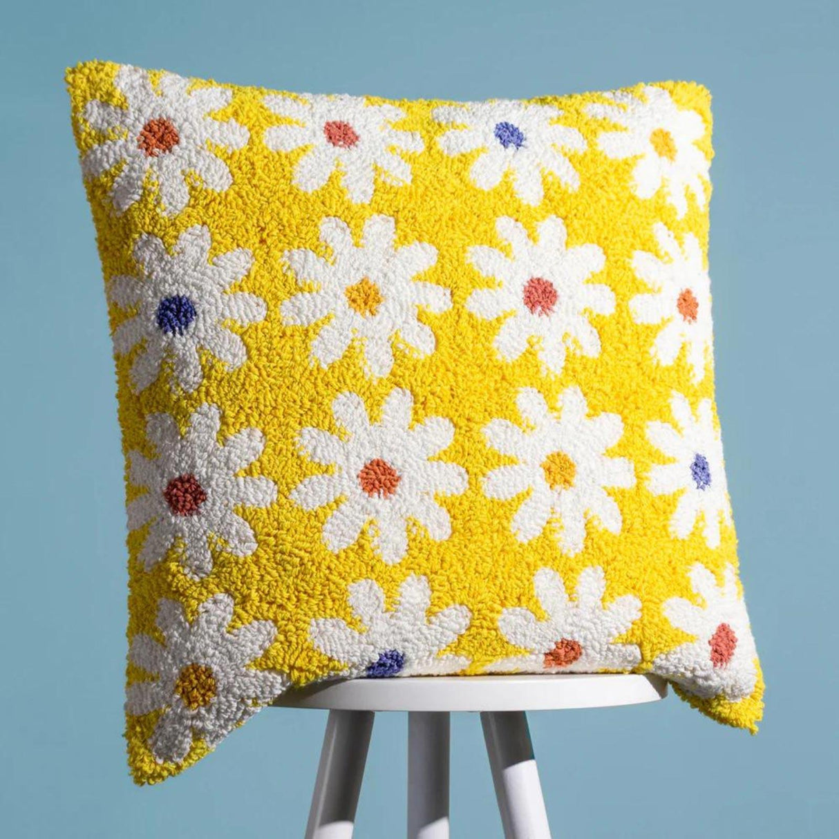 Daisy Knitted Cushion Cover 18" x 18" (45cm x 45cm) by heya home