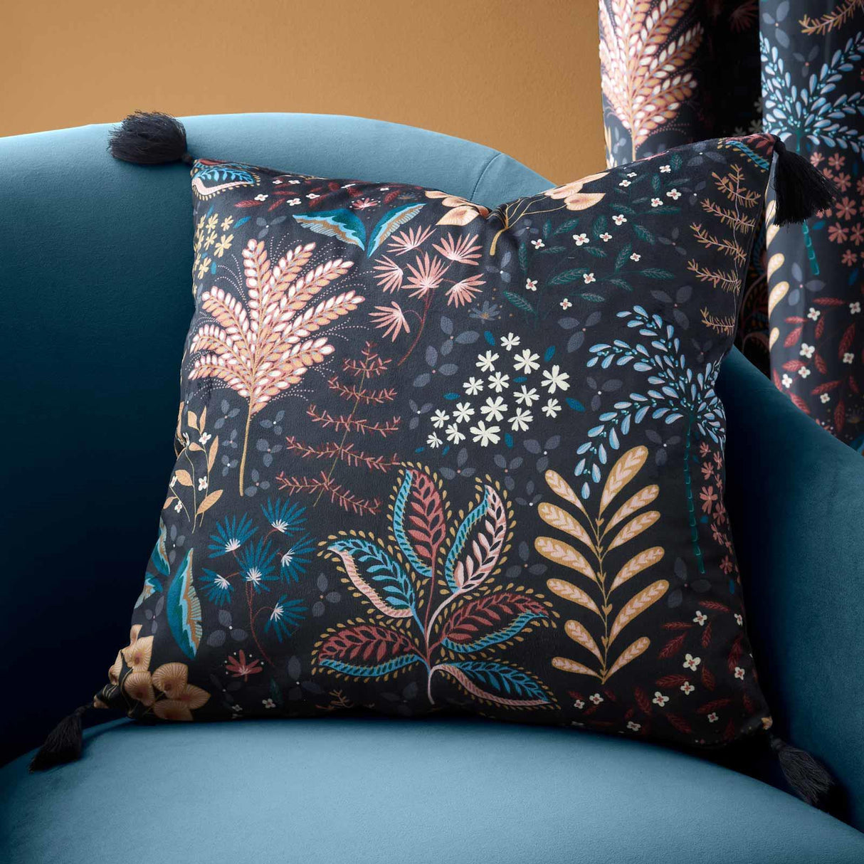 Catherine Lansfield Exotic Leaves Tropical Cushion Cover