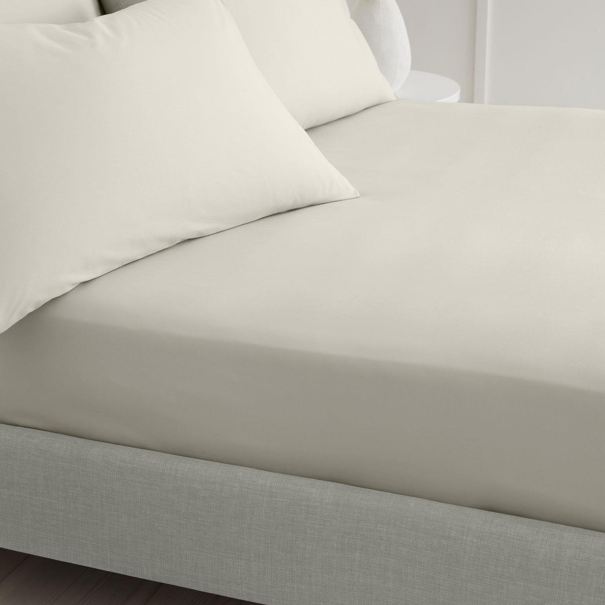 200 Thread Count Cotton Percale Fitted Sheet 32cm Deep by Bianca
