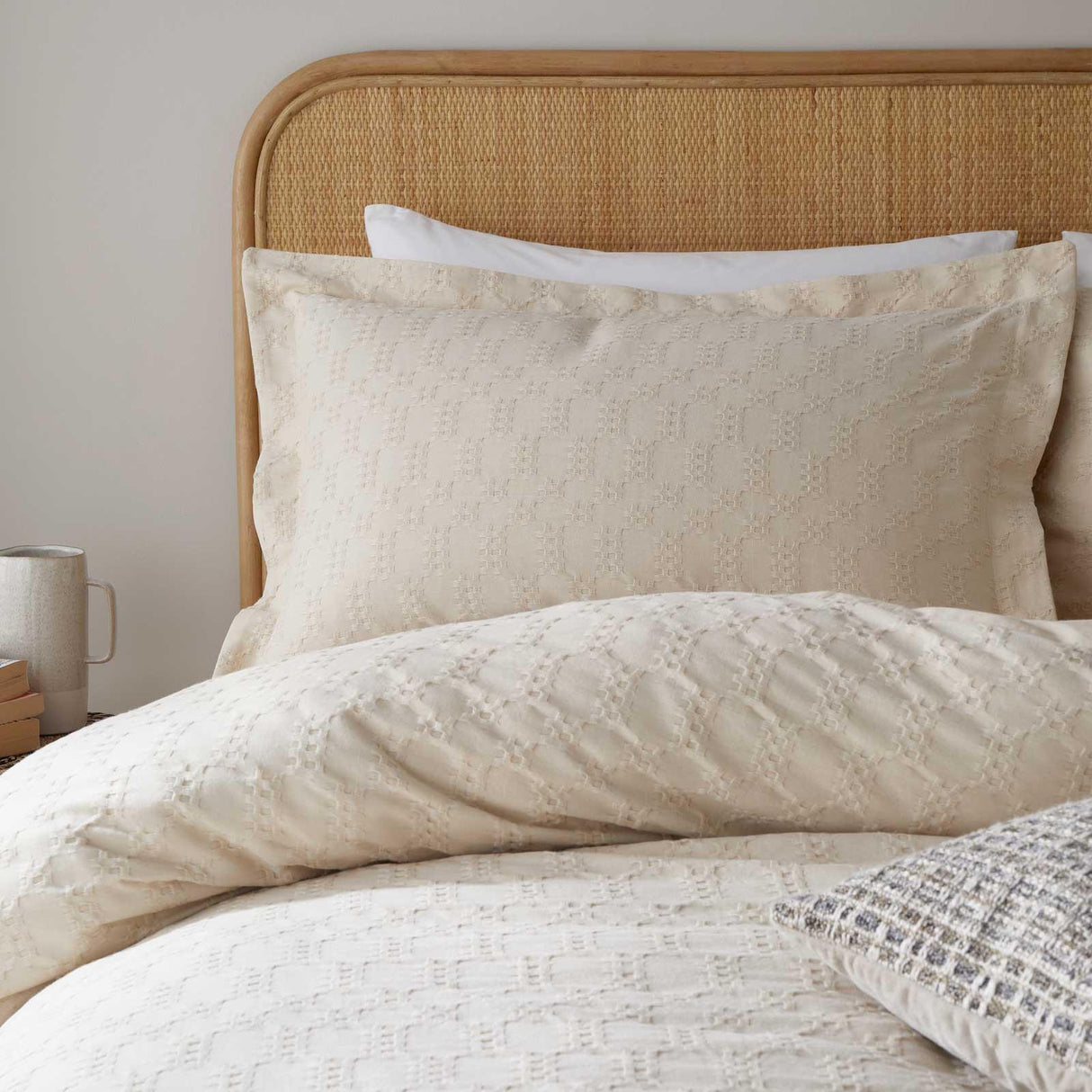 Bianca 180 Thread Count Waffle Cotton Circle Oxford Pillowcase Pair