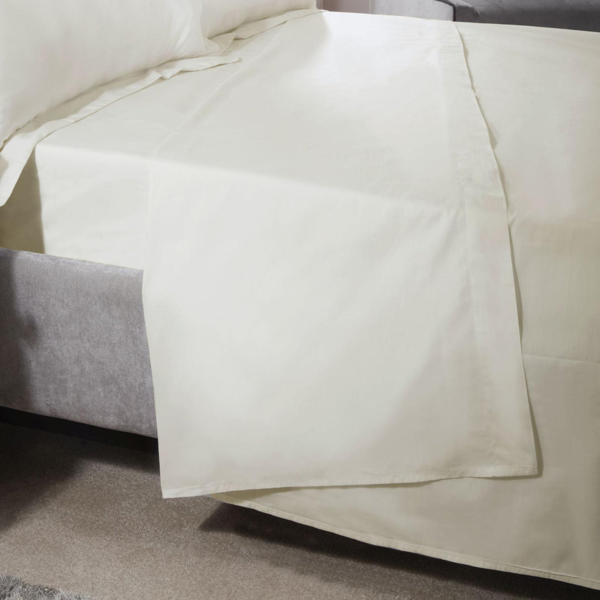 Egyptian Cotton 200 Thread Count Flat Sheet by Emma Barclay